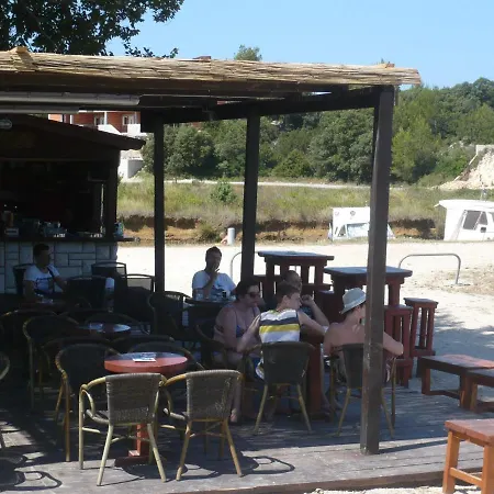 House In Near Sandy Beaches Appartement Zaton (Zadar)