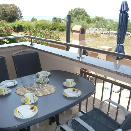 House In Near Sandy Beaches *