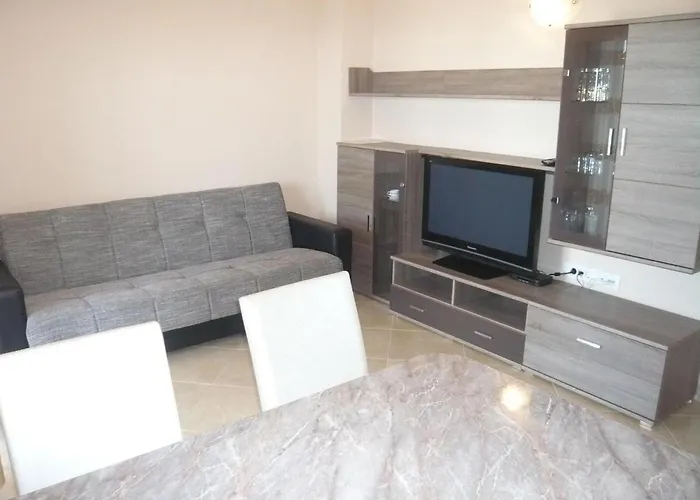 House In Near Sandy Beaches شقة