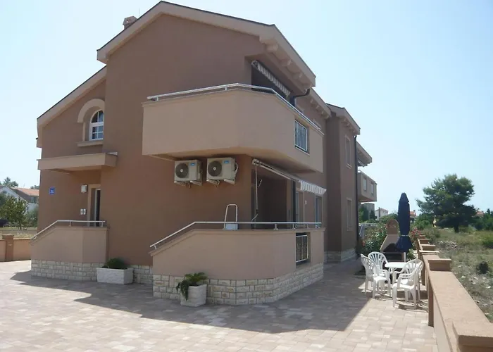 شقة House In Near Sandy Beaches *