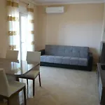 House In Near Sandy Beaches Apartmán *