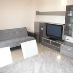 House In Near Sandy Beaches Apartmán