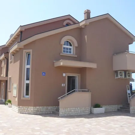Apartmán House In Near Sandy Beaches *