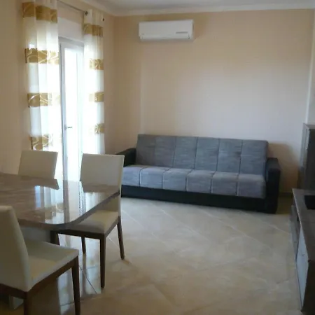 House In Near Sandy Beaches Apartment *