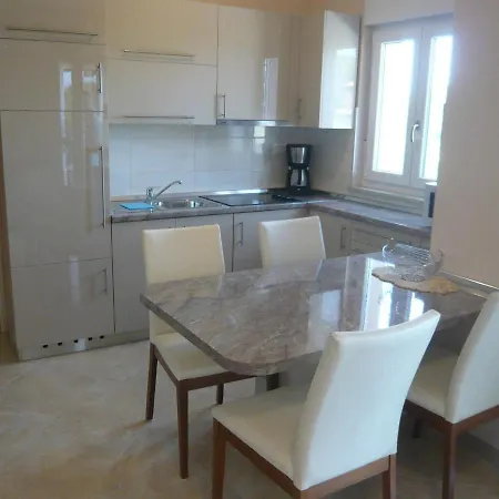 House In Near Sandy Beaches *