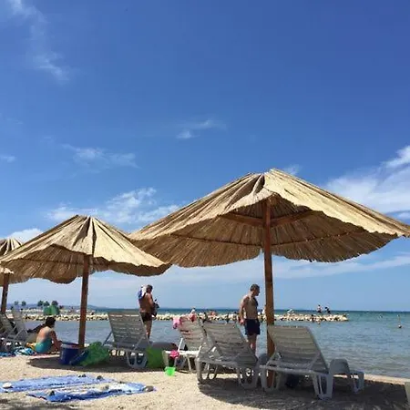 House In Near Sandy Beaches דירה *