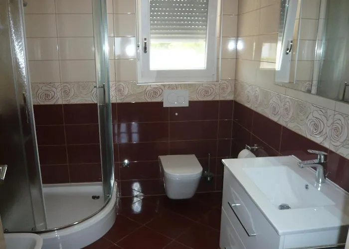 House In Near Sandy Beaches 아파트 *